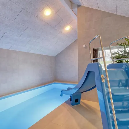 בית נופש Gorgeous In With Sauna Jesendorf